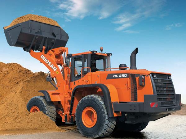 Máy xúc lật Doosan DL450