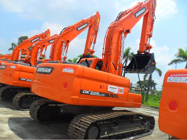 Máy xúc đào bánh xích Doosan DX225LCA