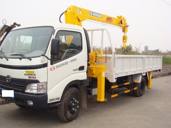 Xe Tải Hino FG8JPSL Gắn Cẩu Soosan 5 Tấn SCS513