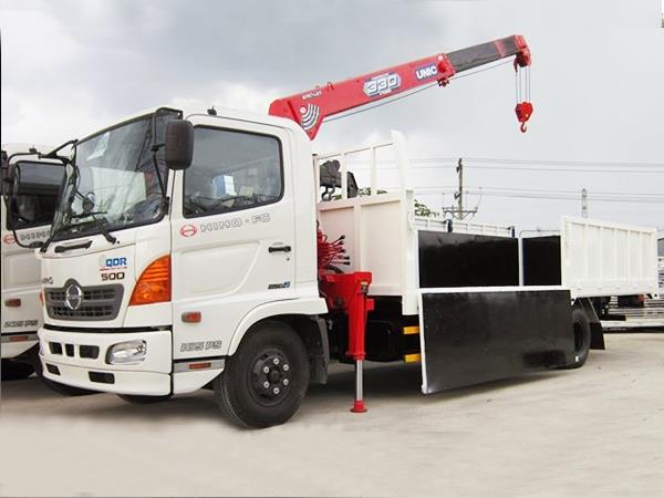 Xe tải Hino FG8JPSL gắn cẩu Uinc 5 tấn UR-V554