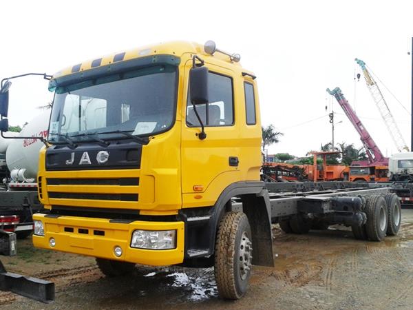 Xe tải thùng Jac 6x4 260hp