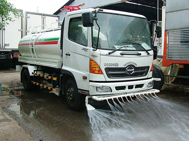 Công năng sử dụng xe phun nước rửa đường 5 khối DONGFENG