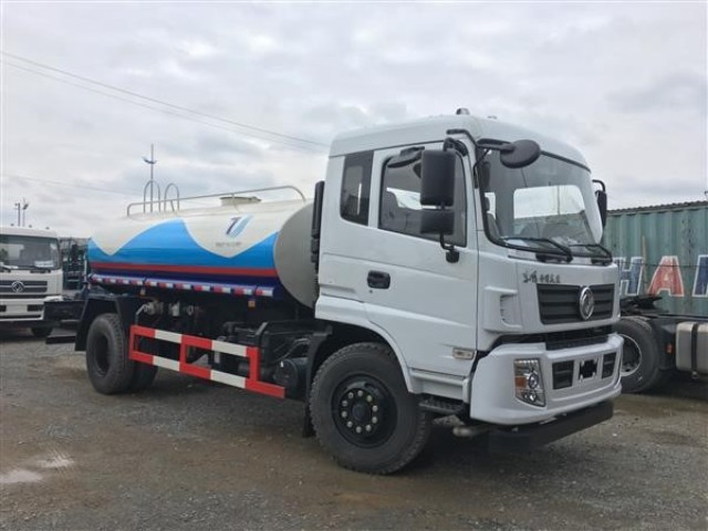 xe phun nước rửa đường 9 khối